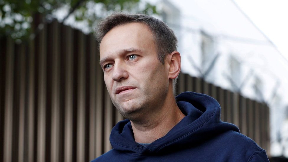Apple. Google ban Navalny's app