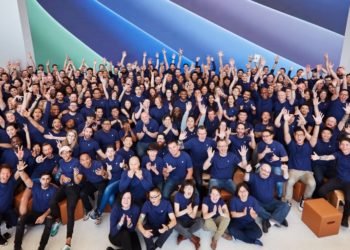 Apple store employees in New York City demand a $30 minimum wage