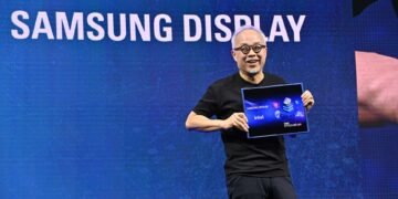 Intel, Samsung Debut 'Slidable' PC With Extendable Screen