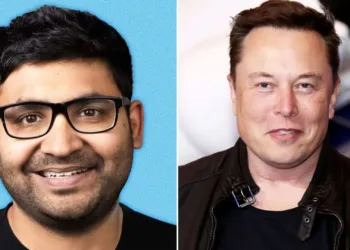 Elon Musk takes over Twitter, Firing Top Executives