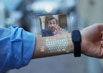 5-Amazing-Uses-of-Wearable-Technology-in-Mobile-App-Appedus